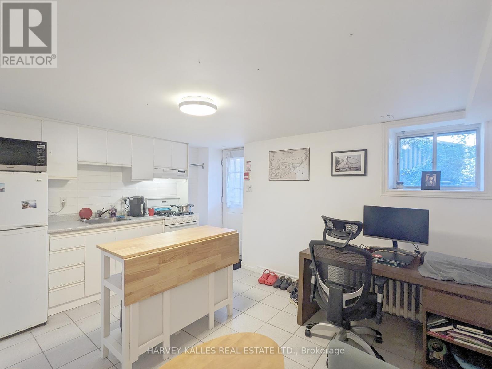 Photo 9 of Basement Rear 107 Concord Avenue, Toronto ON