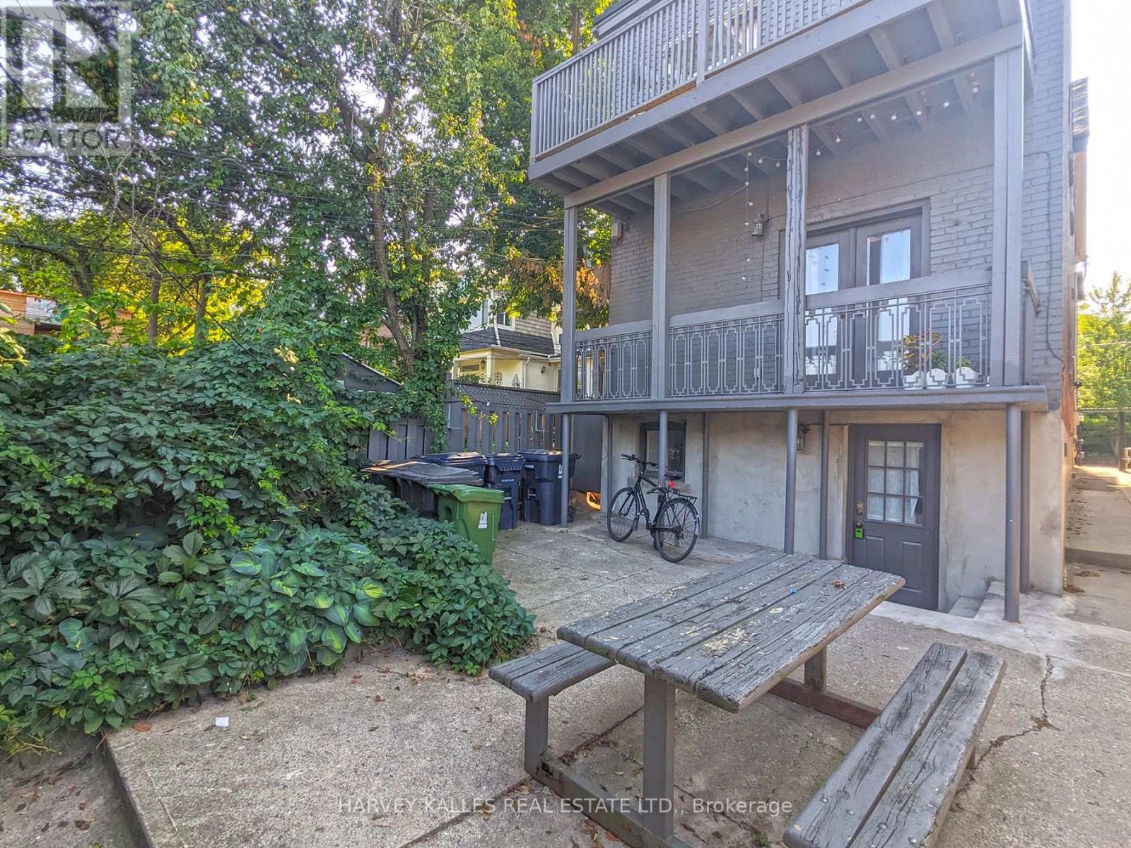 Photo 7 of Basement Rear 107 Concord Avenue, Toronto ON