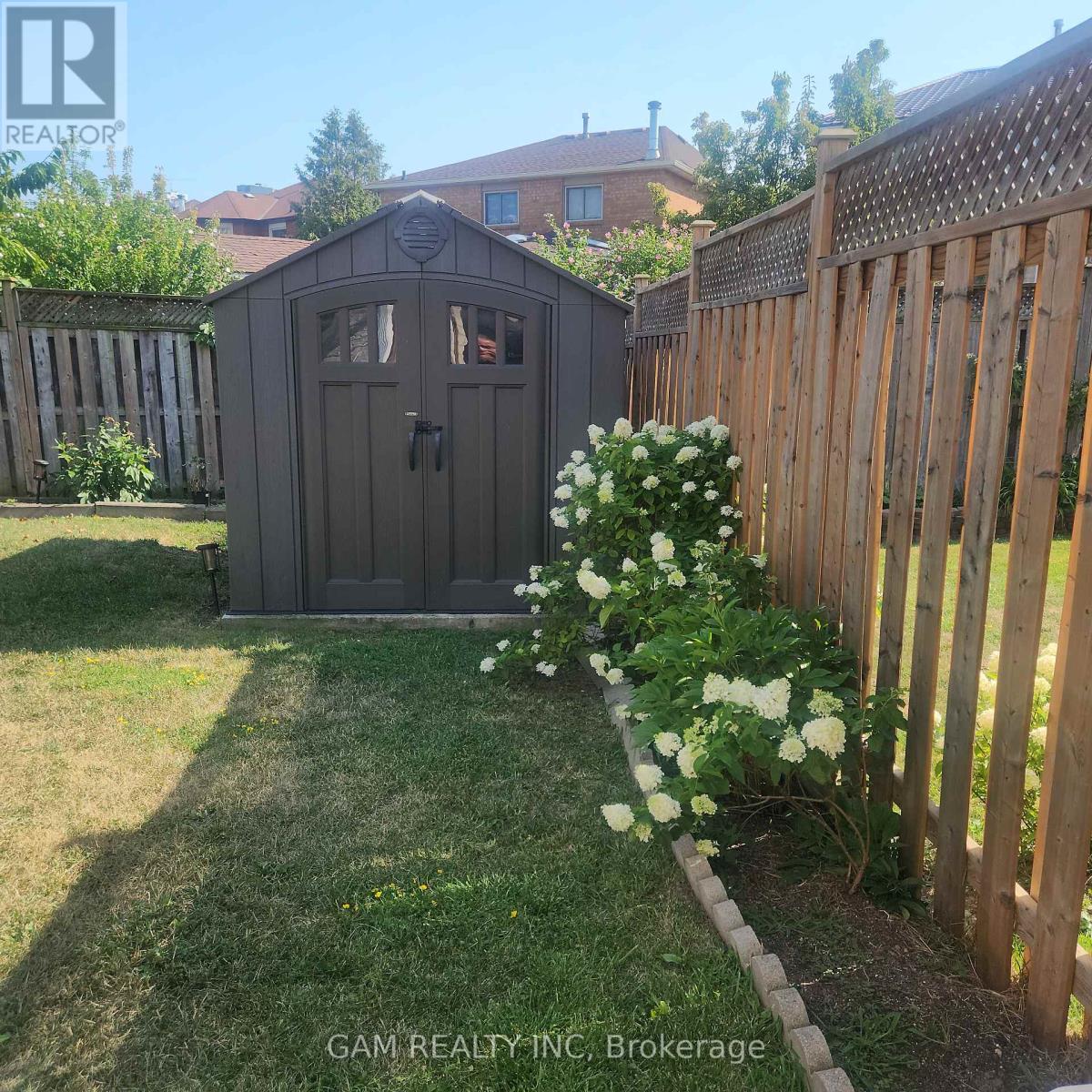 Photo 12 of Bsmt 200 Kingsbridge Garden Circle, Mississauga ON
