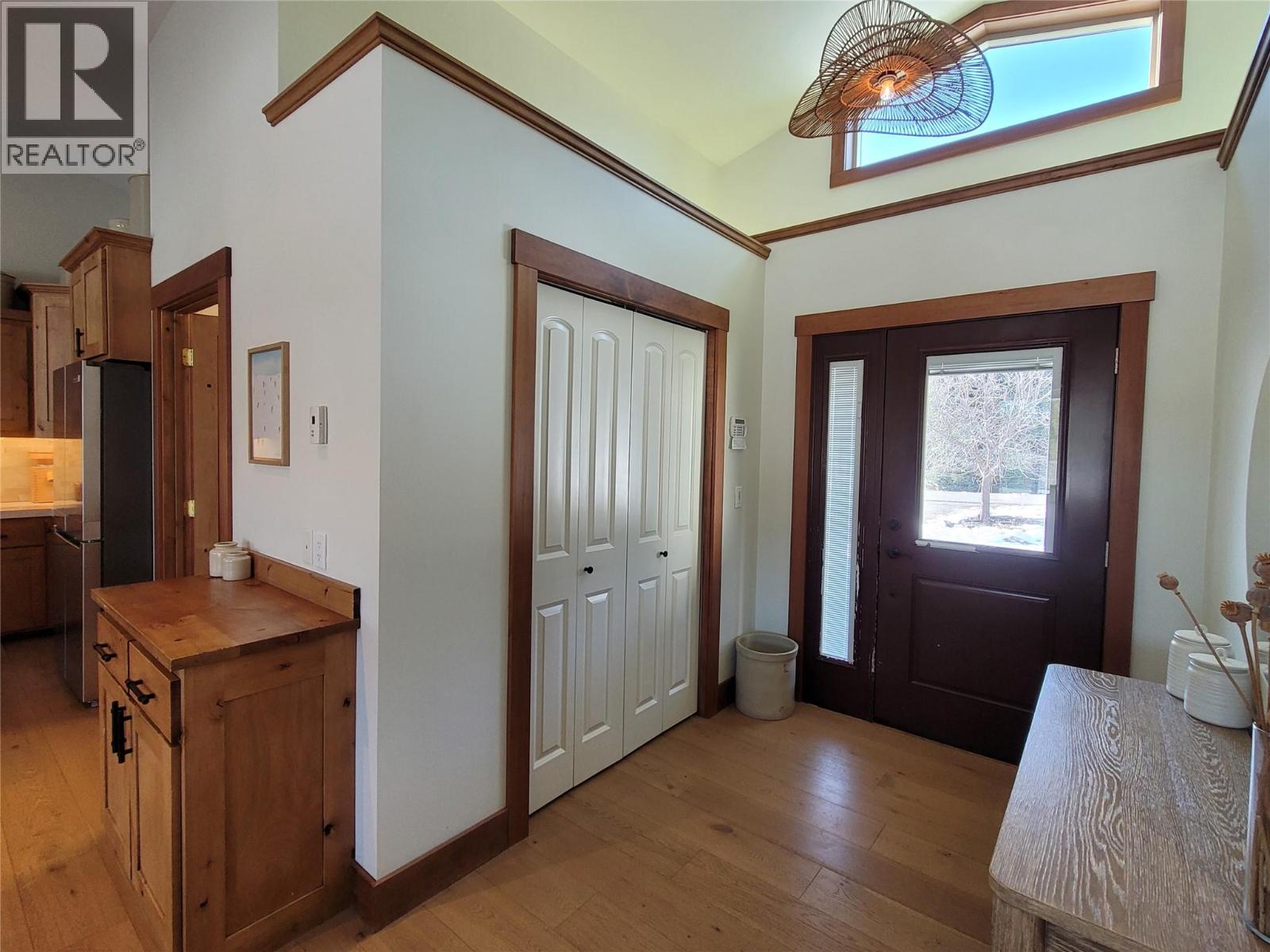 8170 Plotnikoff Road, Grand Forks