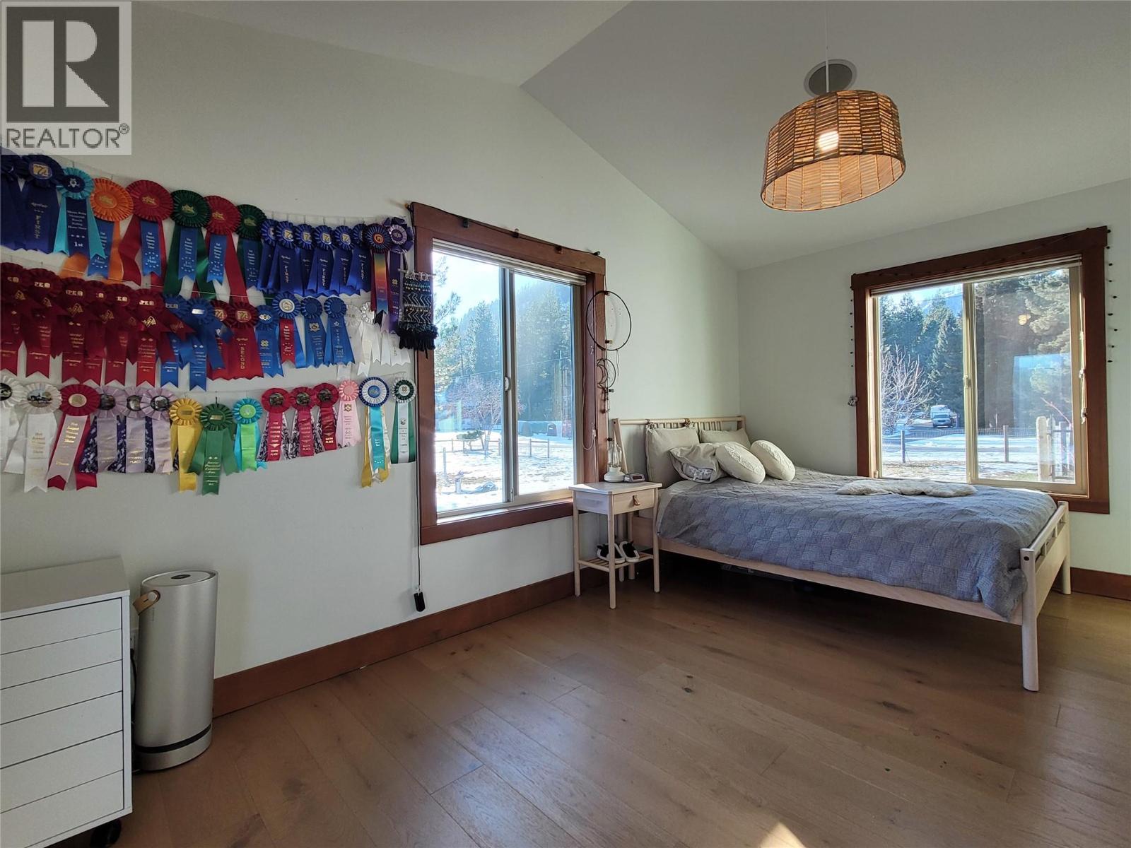 8170 Plotnikoff Road, Grand Forks