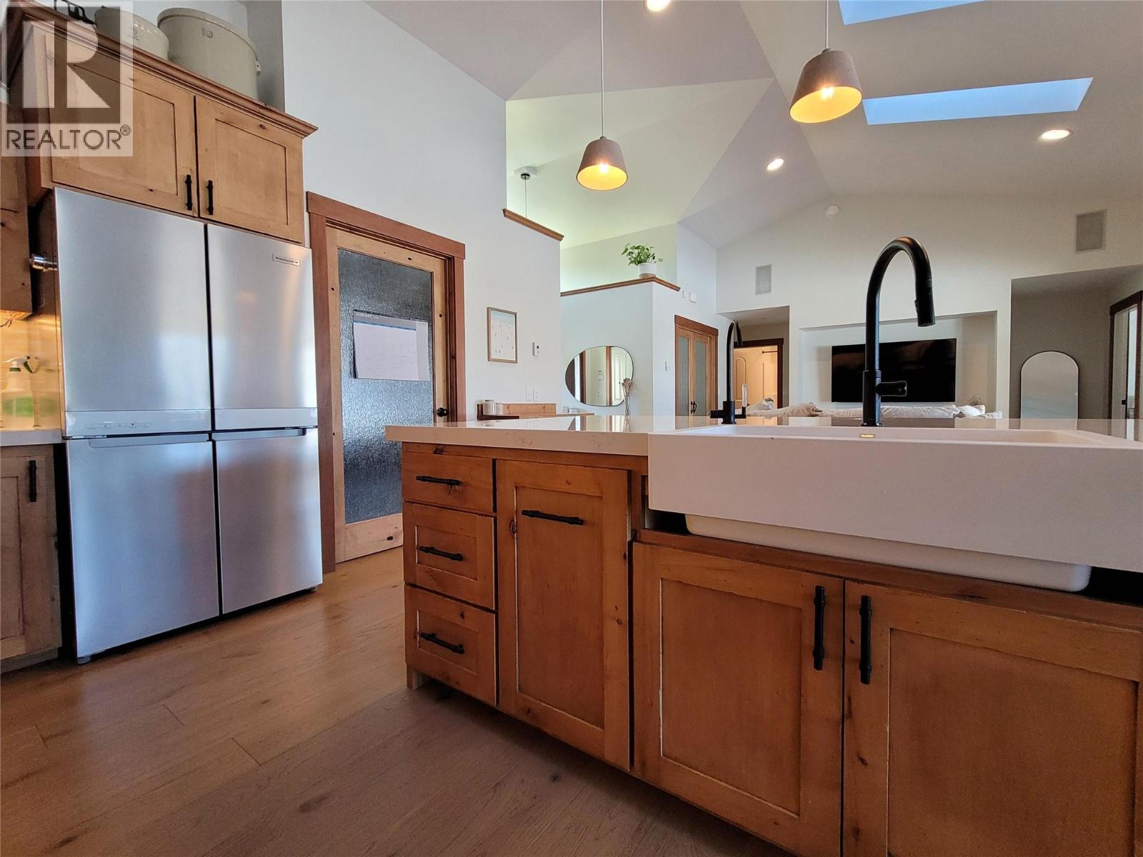 8170 Plotnikoff Road, Grand Forks