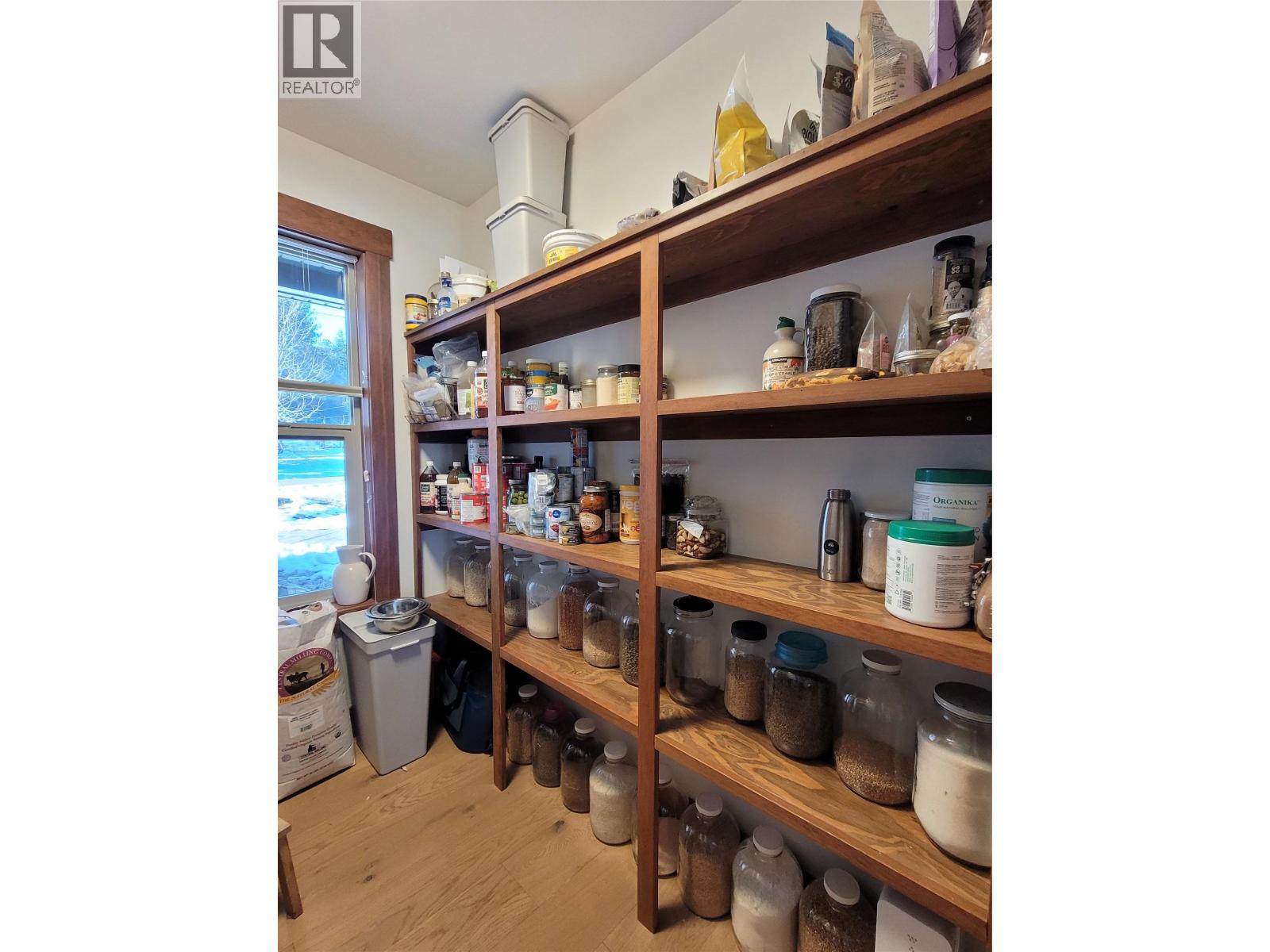 8170 Plotnikoff Road, Grand Forks