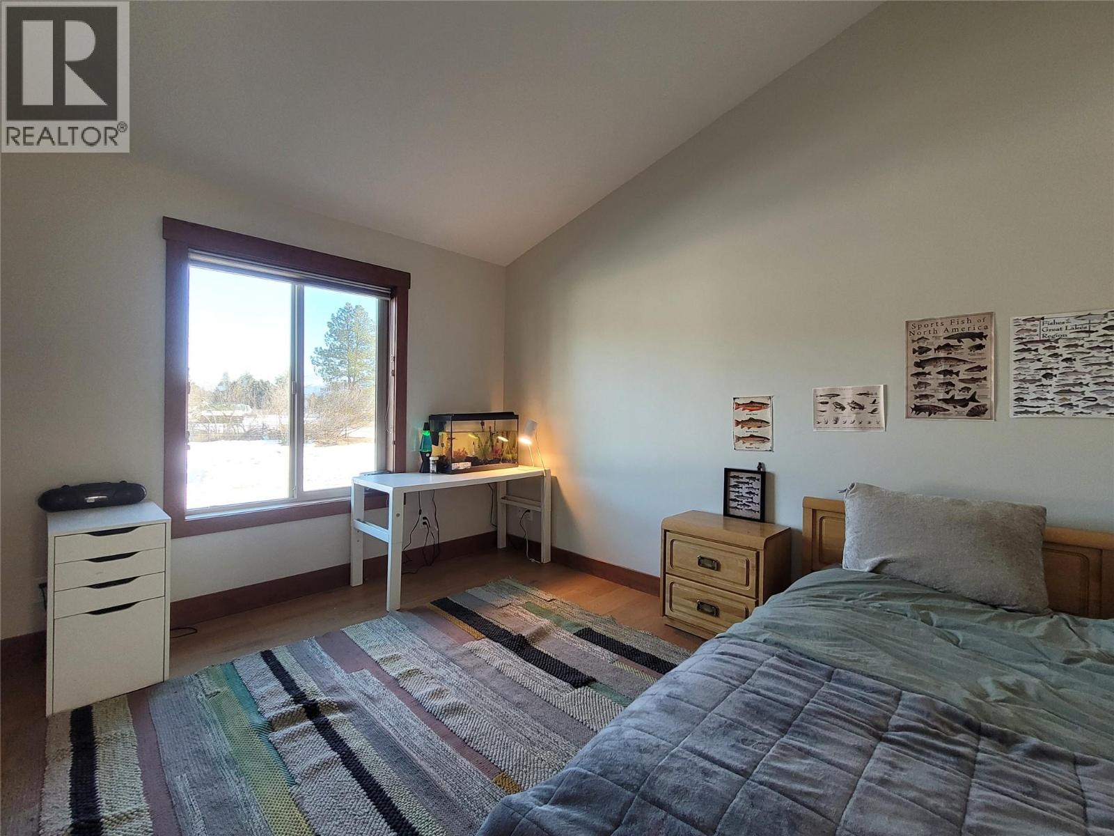 8170 Plotnikoff Road, Grand Forks