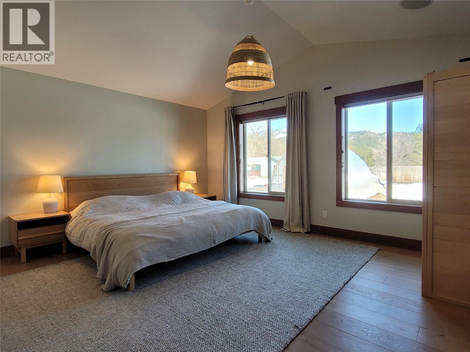 8170 Plotnikoff Road, Grand Forks