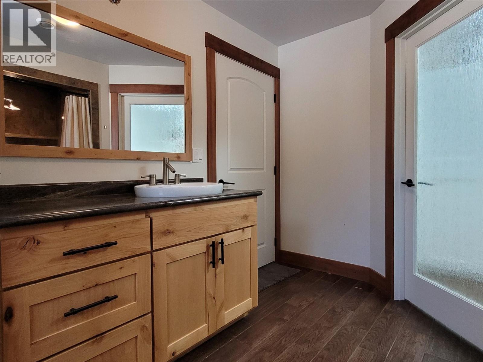 8170 Plotnikoff Road, Grand Forks