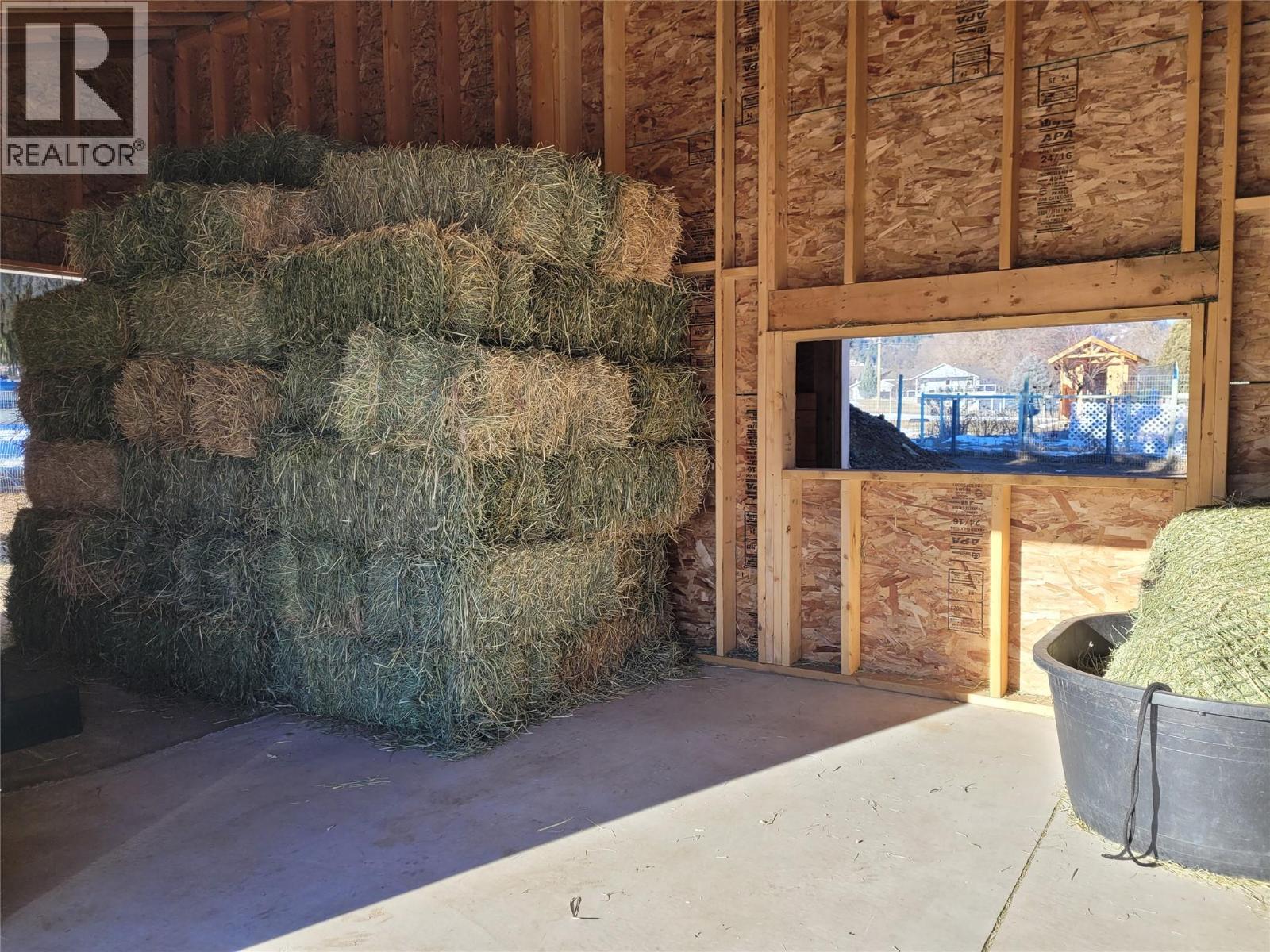 8170 Plotnikoff Road, Grand Forks