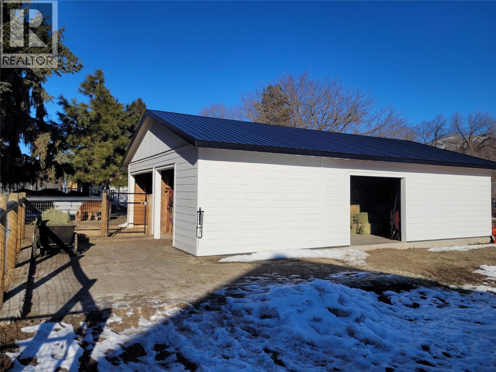 8170 Plotnikoff Road, Grand Forks