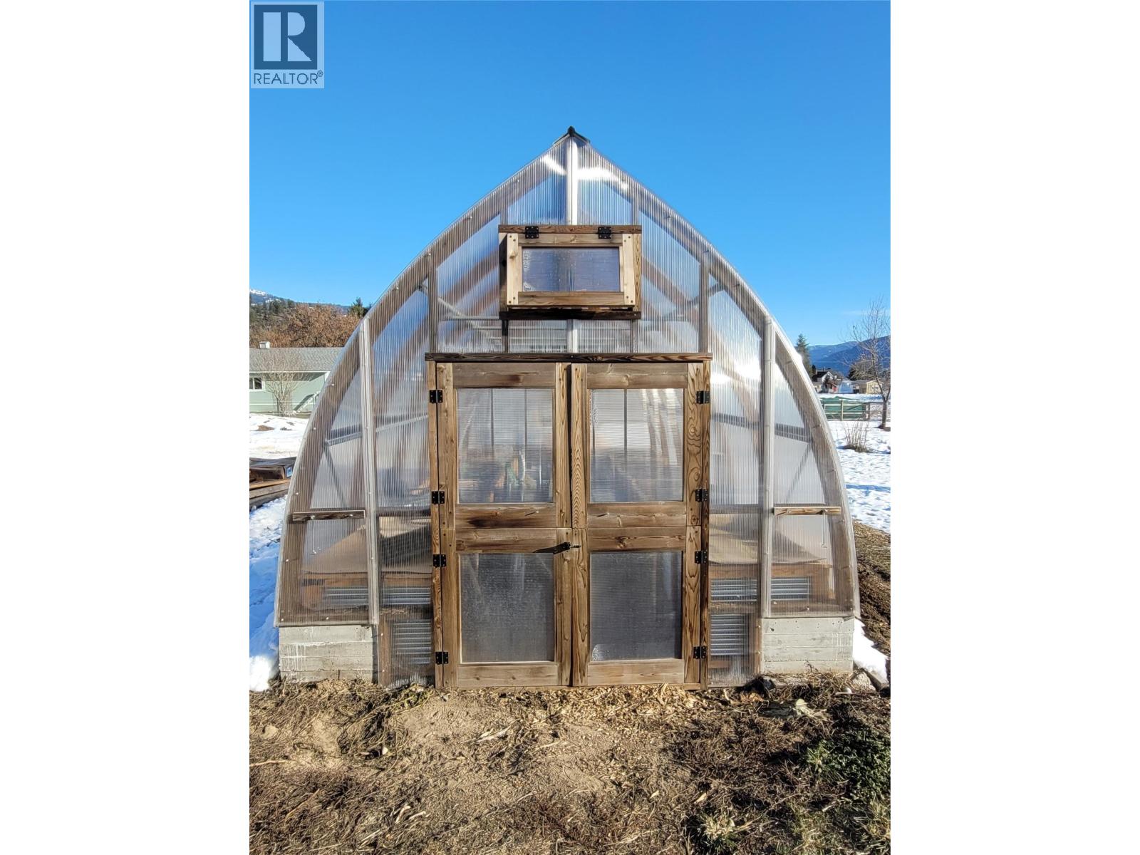 8170 Plotnikoff Road, Grand Forks