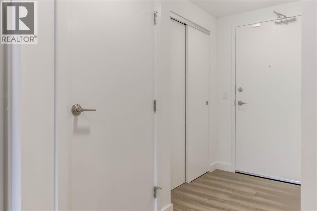 Single Family House for Sale in    Street NE Crescent Heights Calgary 