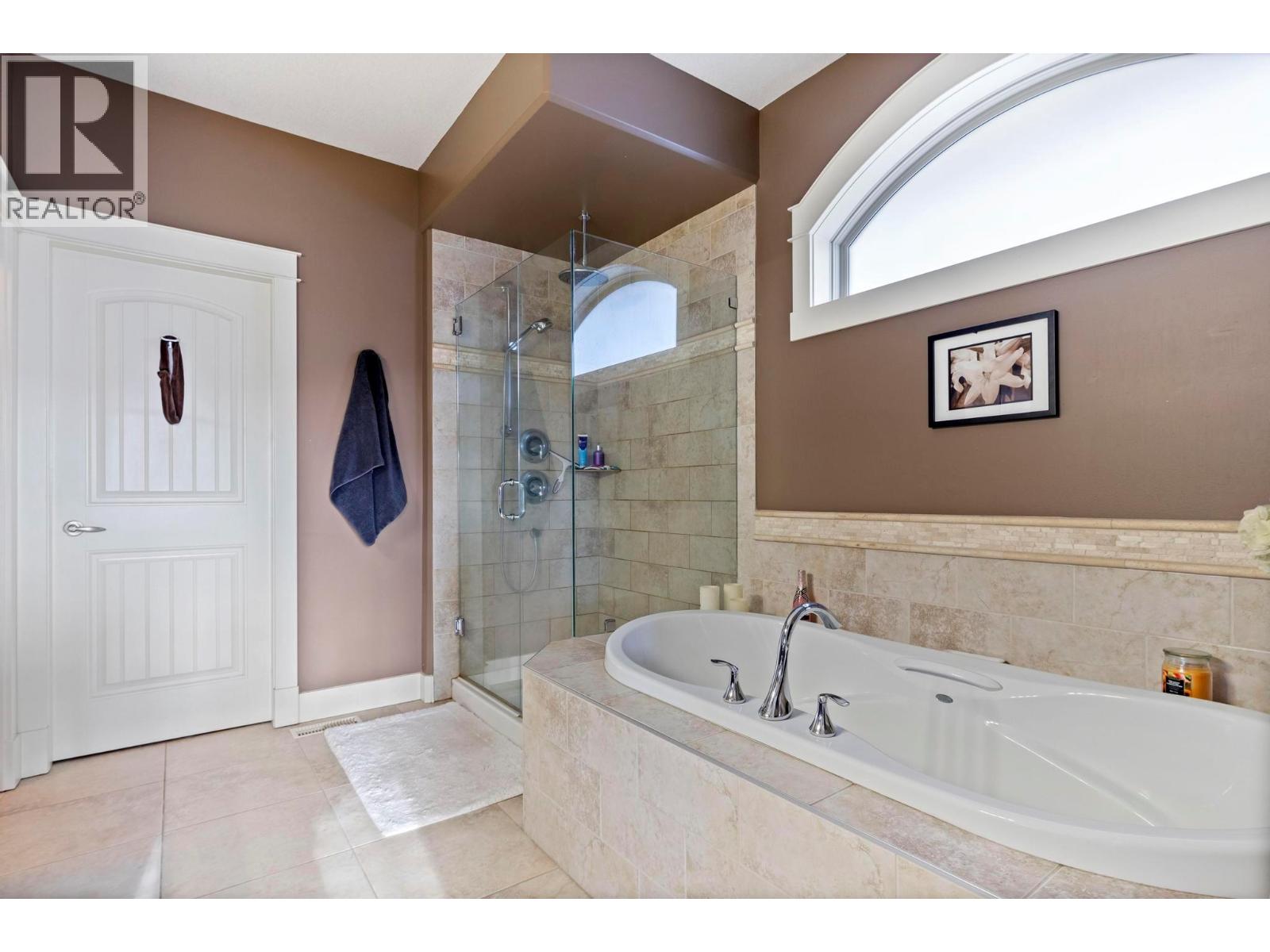 Photo 30 of 1347 Wilmot Avenue, Kelowna BC