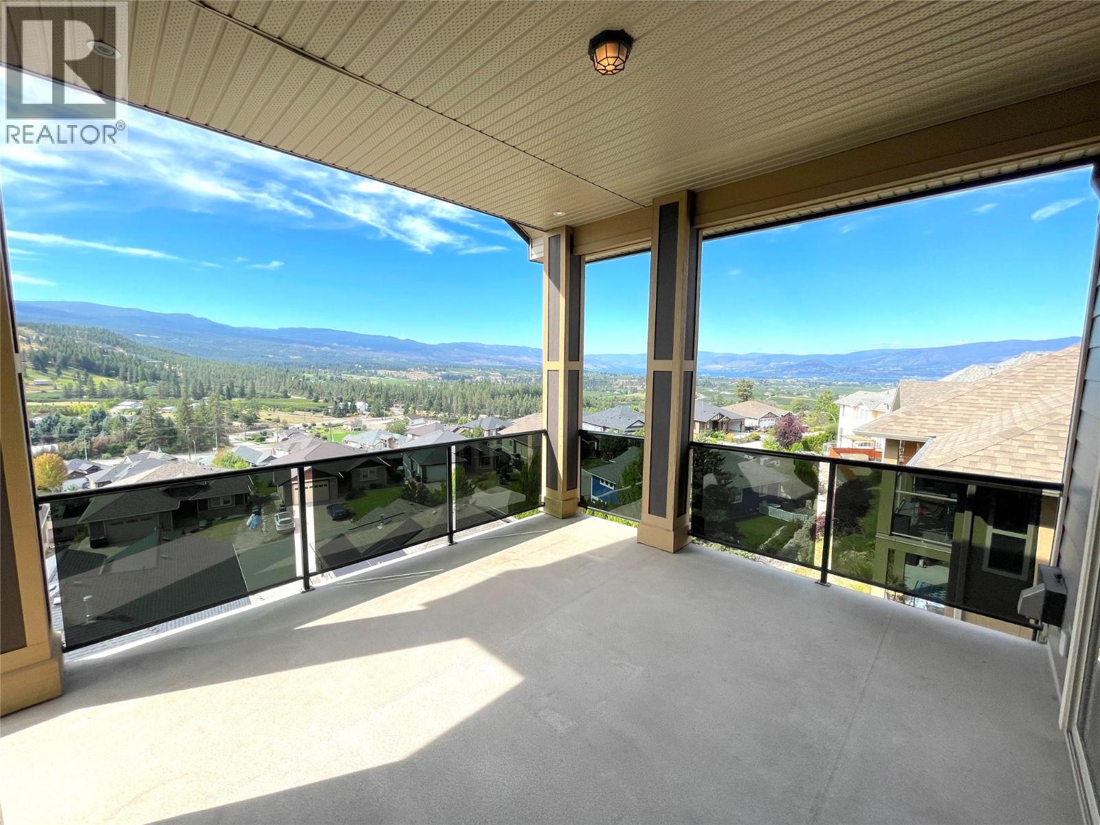 Photo 2 of 1347 Wilmot Avenue, Kelowna BC