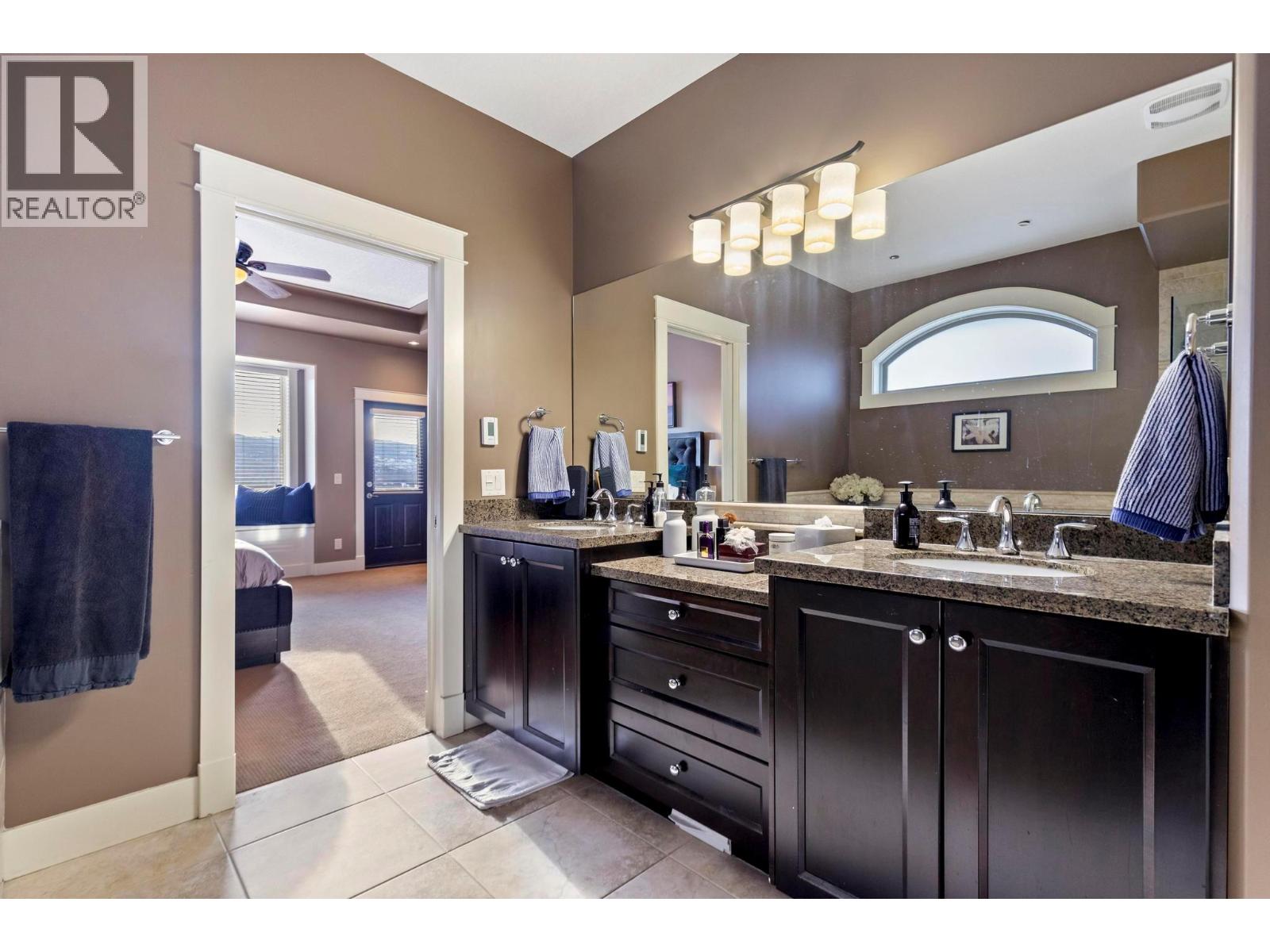 Photo 4 of 1347 Wilmot Avenue, Kelowna BC