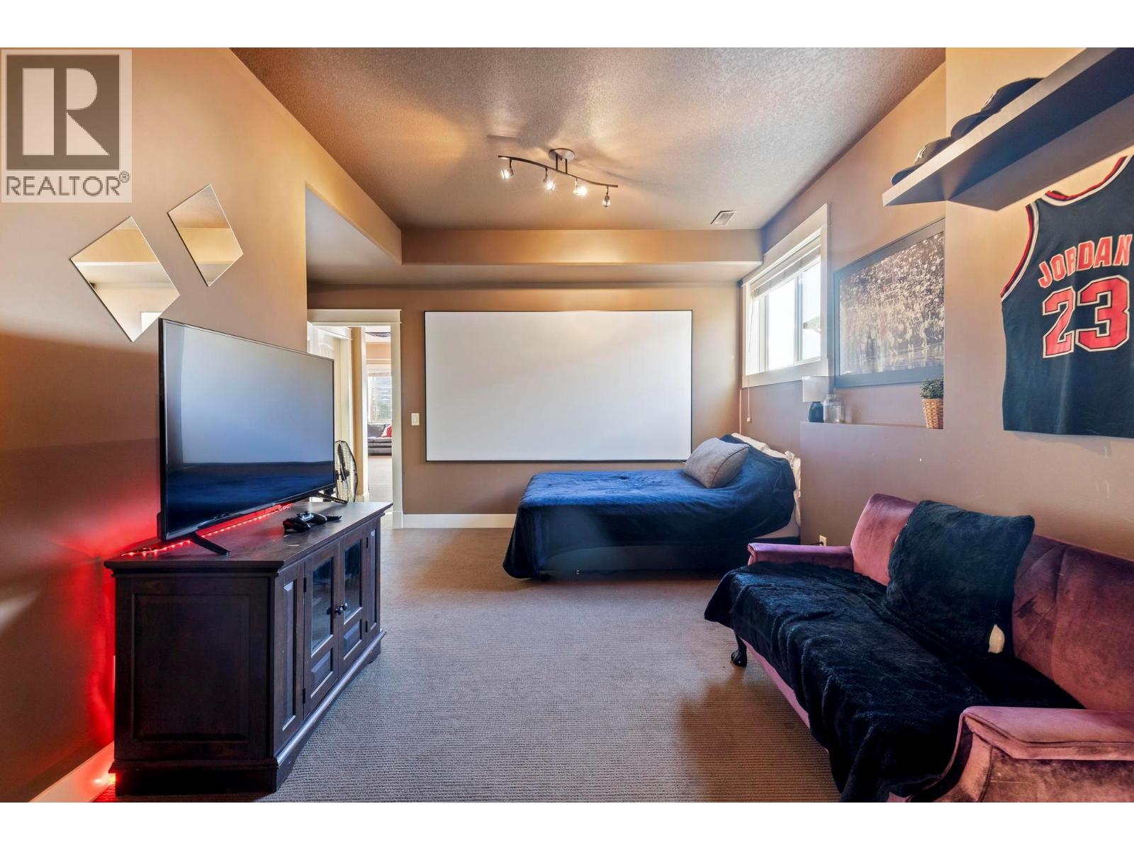 Photo 37 of 1347 Wilmot Avenue, Kelowna BC
