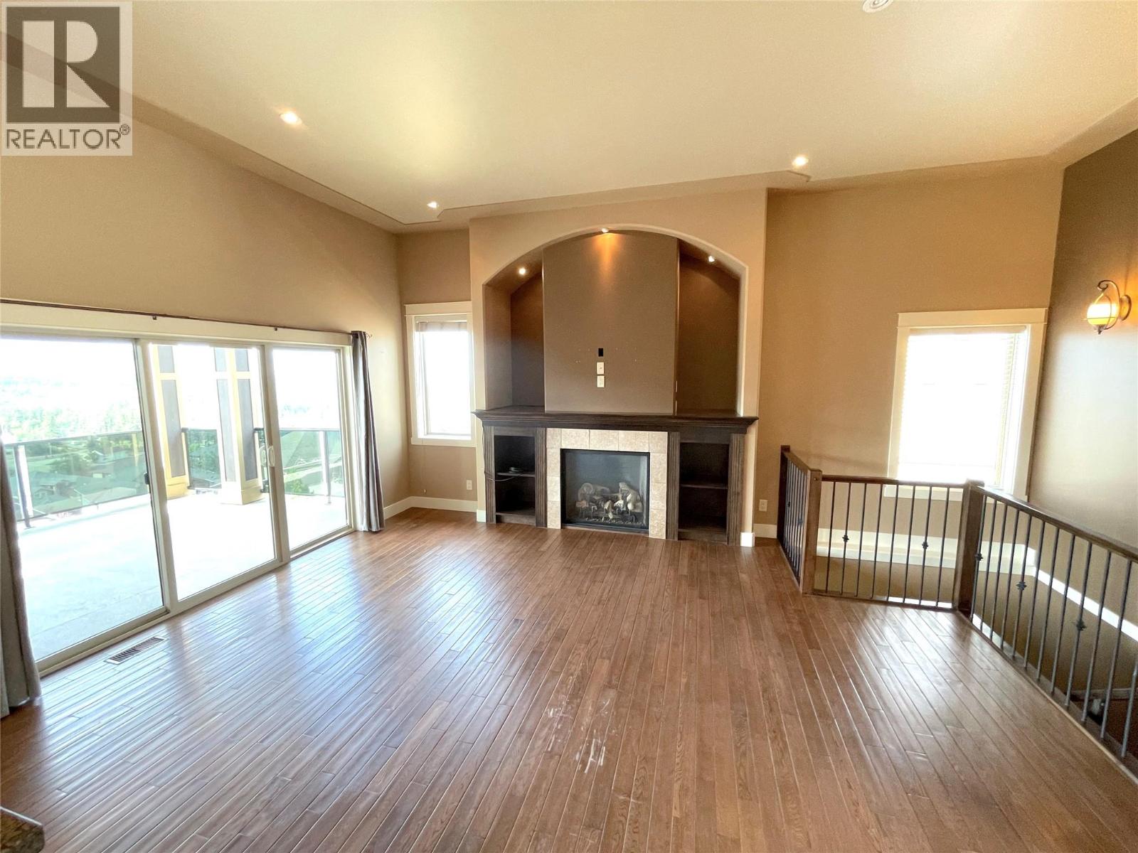 Photo 11 of 1347 Wilmot Avenue, Kelowna BC
