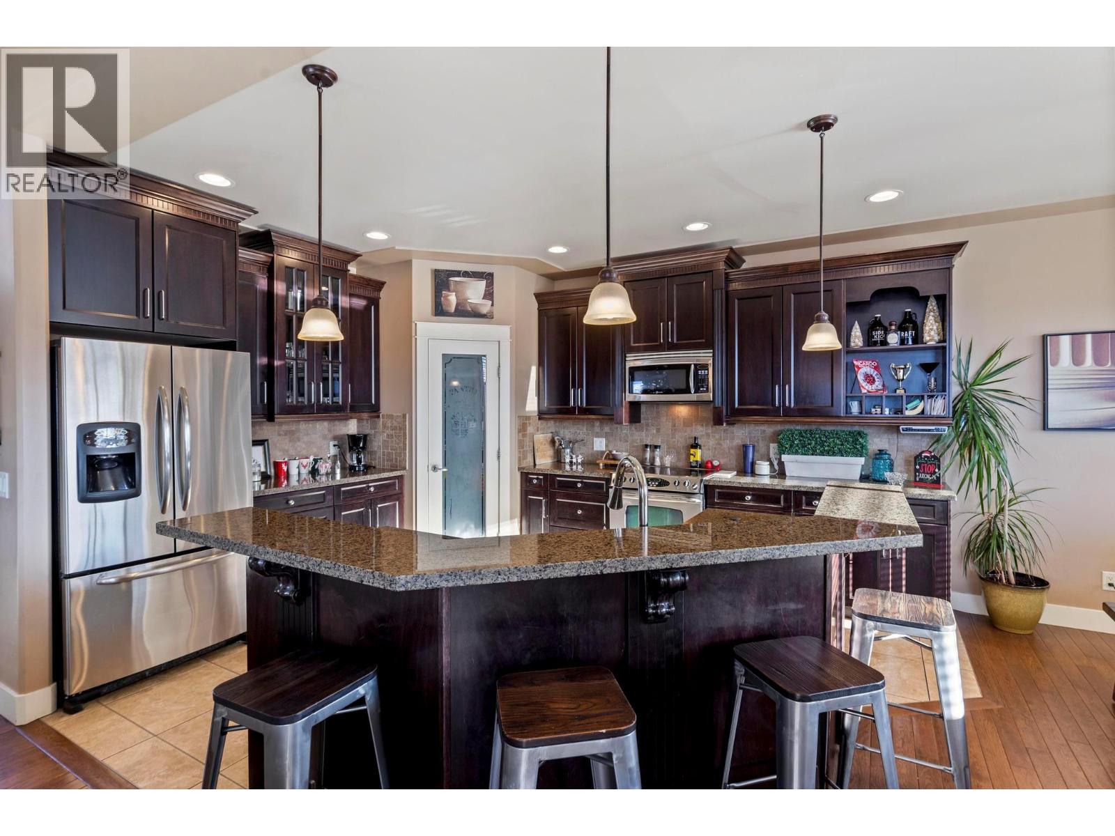 Photo 16 of 1347 Wilmot Avenue, Kelowna BC