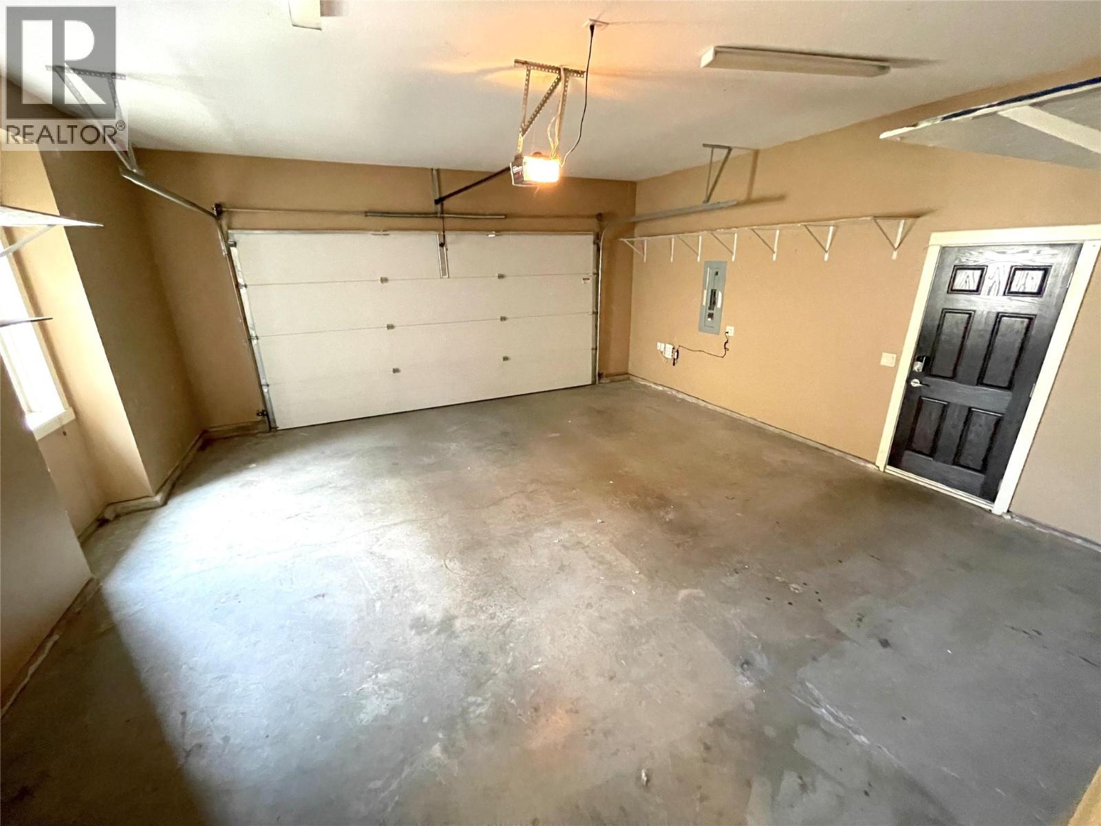 Photo 31 of 1347 Wilmot Avenue, Kelowna BC