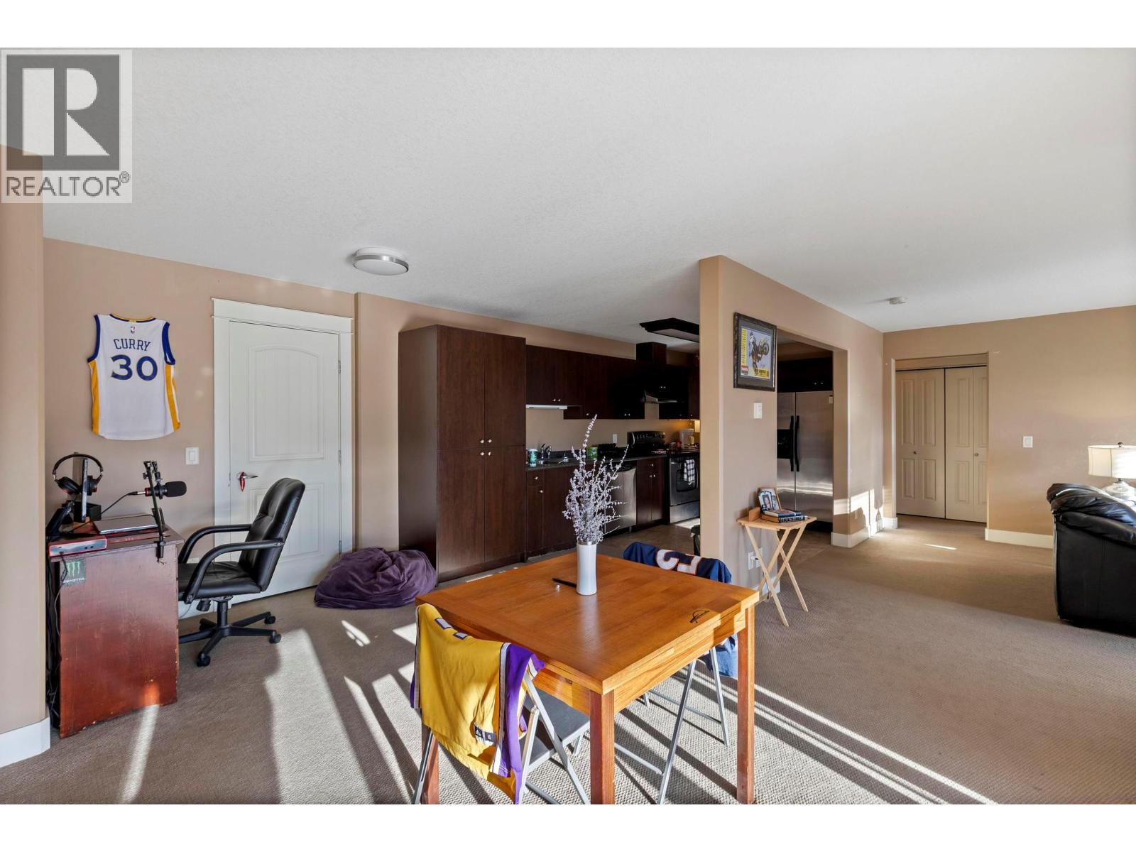 Photo 32 of 1347 Wilmot Avenue, Kelowna BC