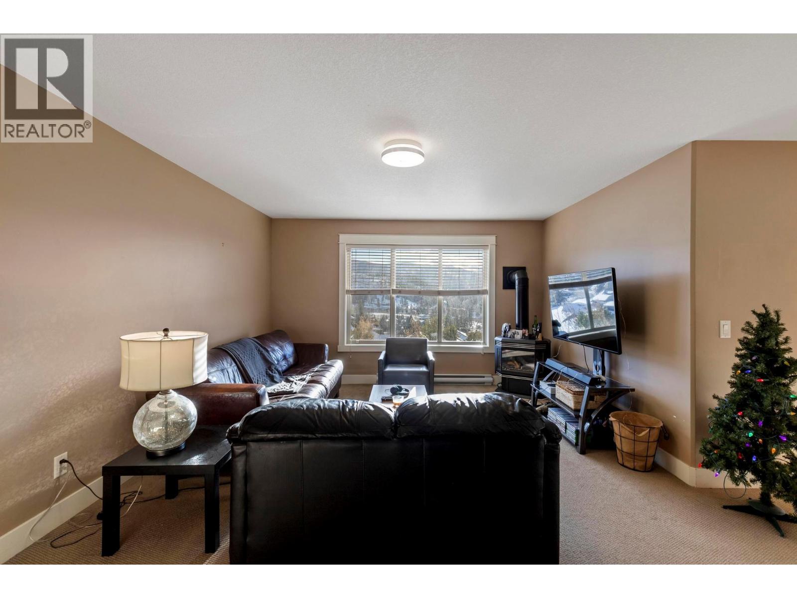 Photo 63 of 1347 Wilmot Avenue, Kelowna BC