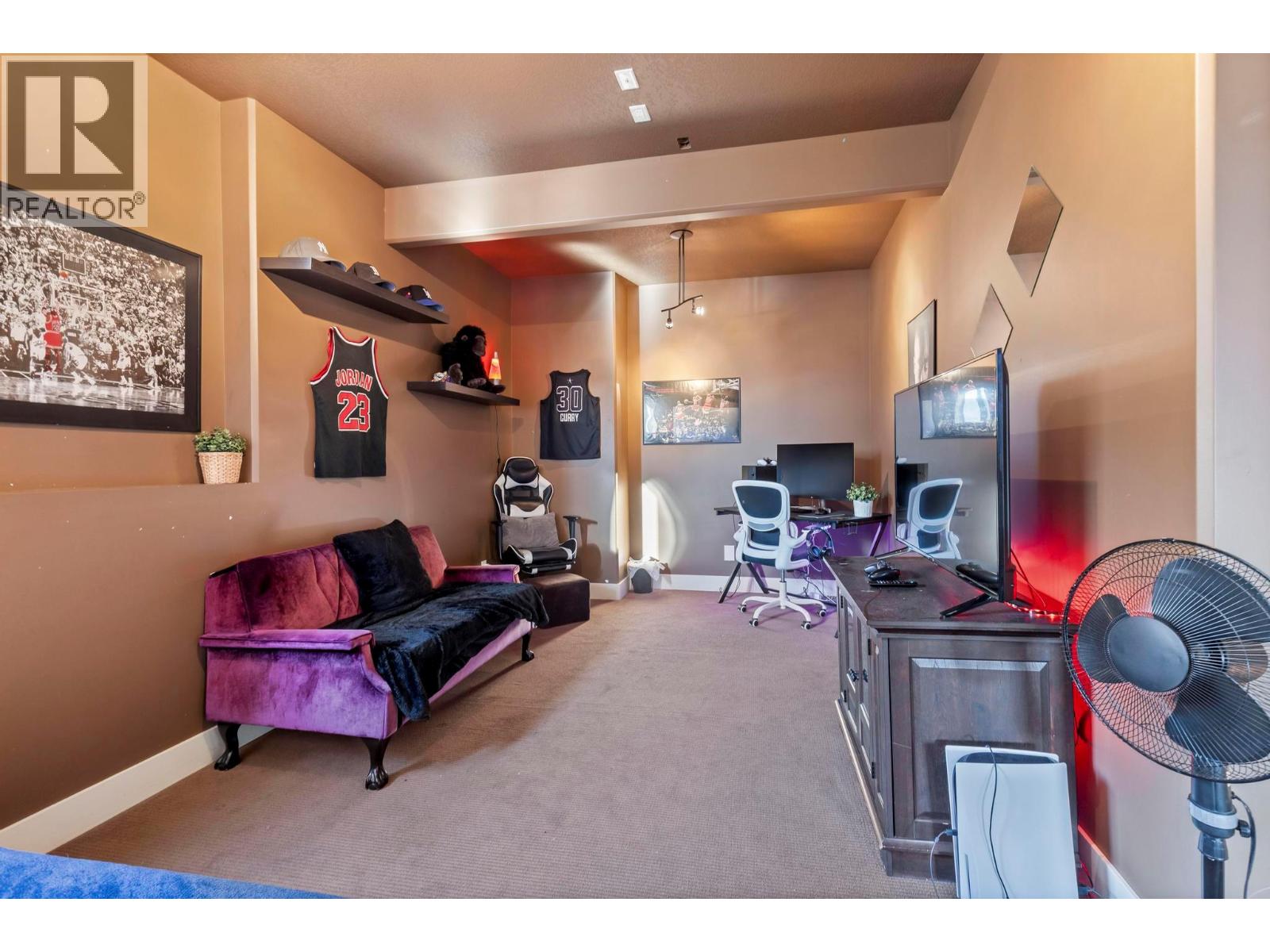 Photo 19 of 1347 Wilmot Avenue, Kelowna BC