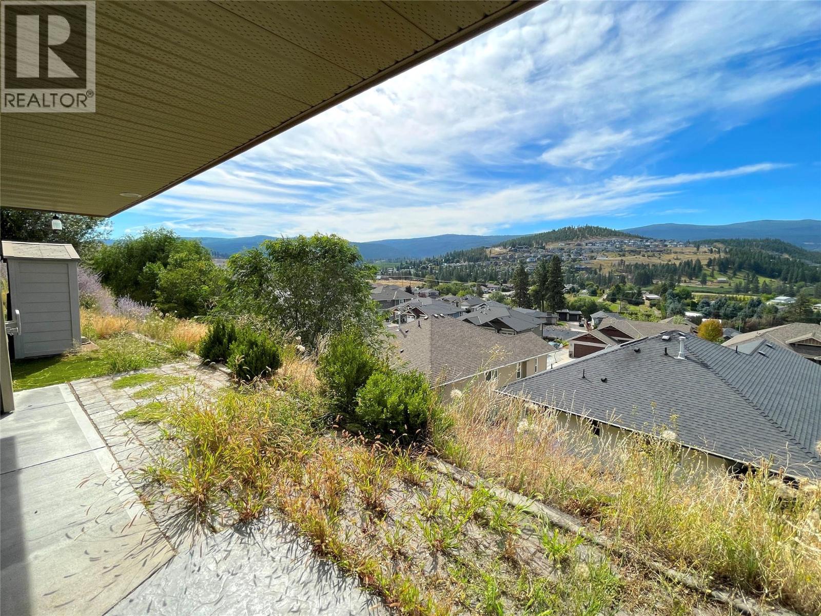 Photo 10 of 1347 Wilmot Avenue, Kelowna BC