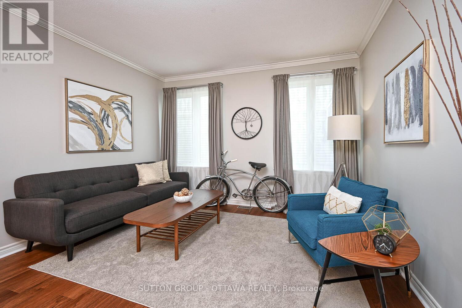 Photo 13 of 329 West Ridge Drive, Ottawa ON