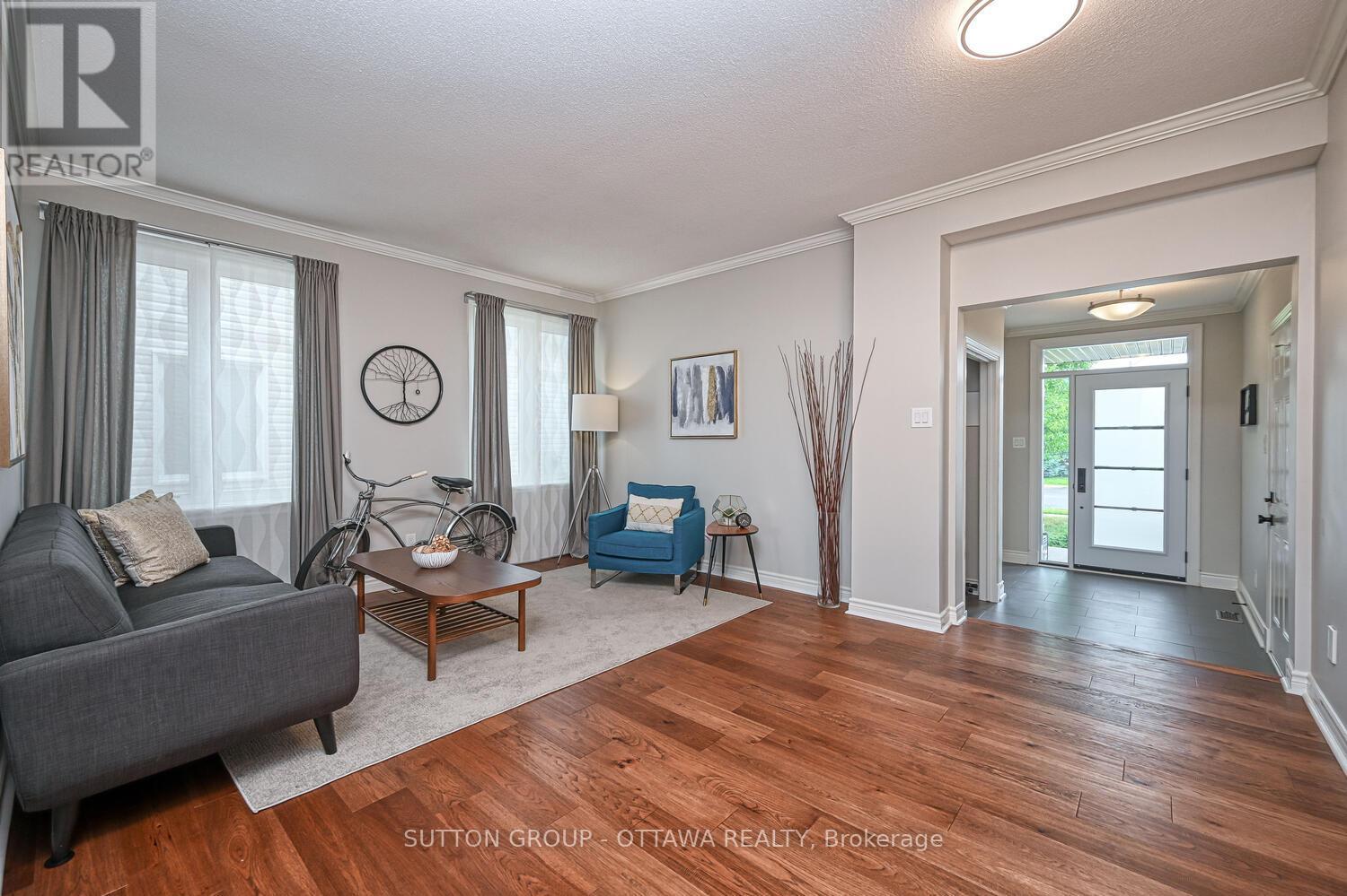 Photo 14 of 329 West Ridge Drive, Ottawa ON