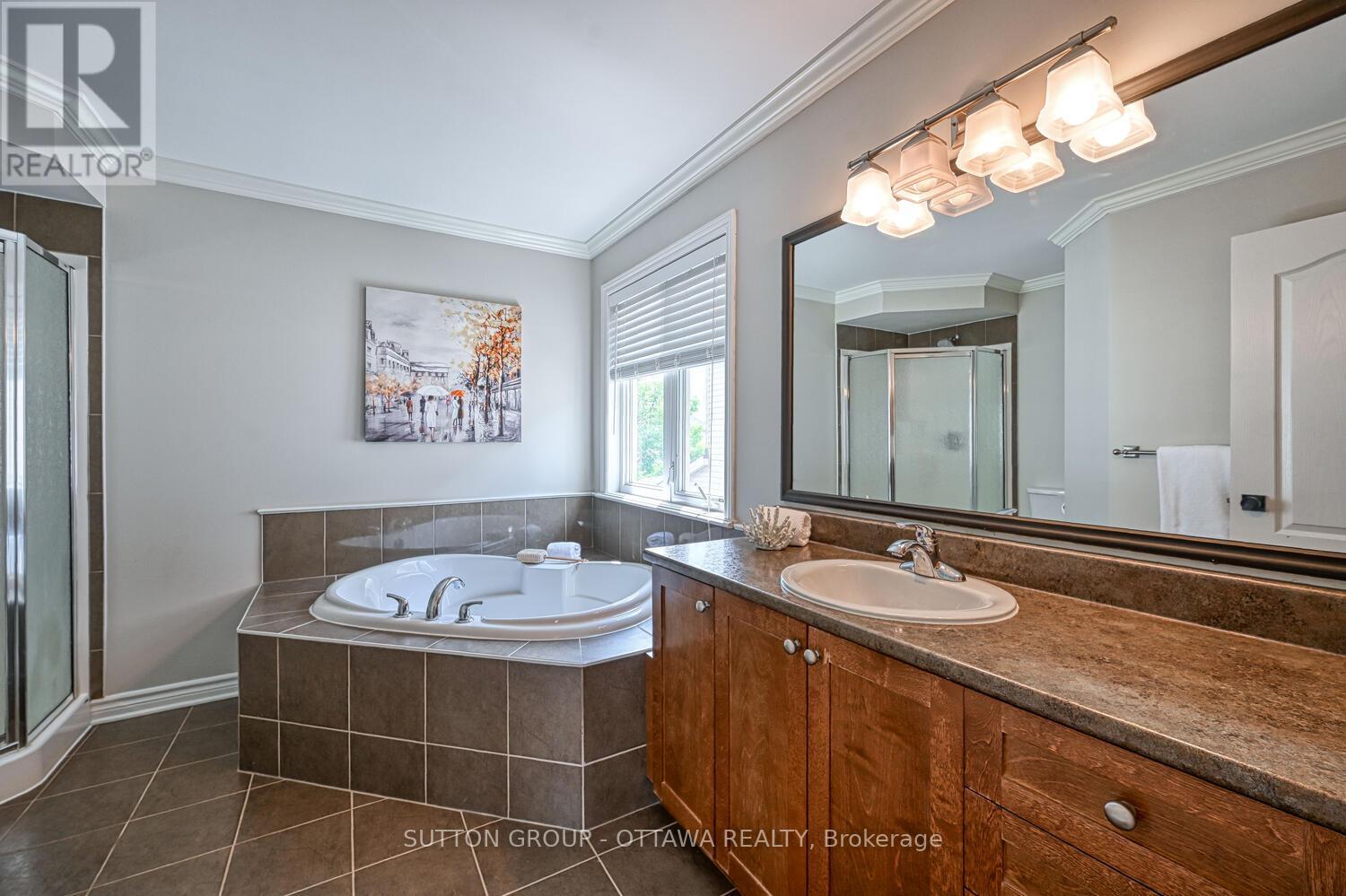 Photo 33 of 329 West Ridge Drive, Ottawa ON