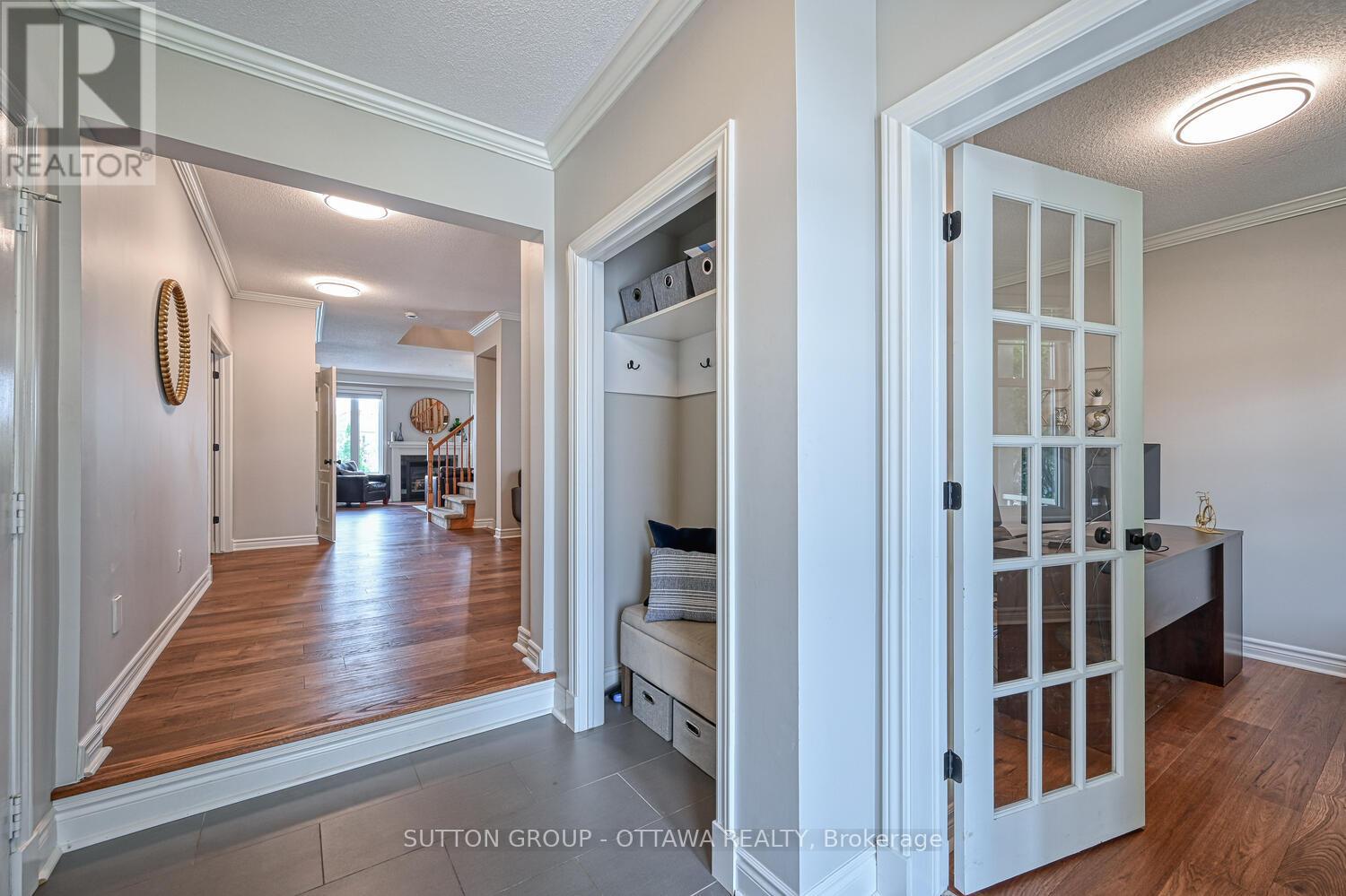 Photo 9 of 329 West Ridge Drive, Ottawa ON