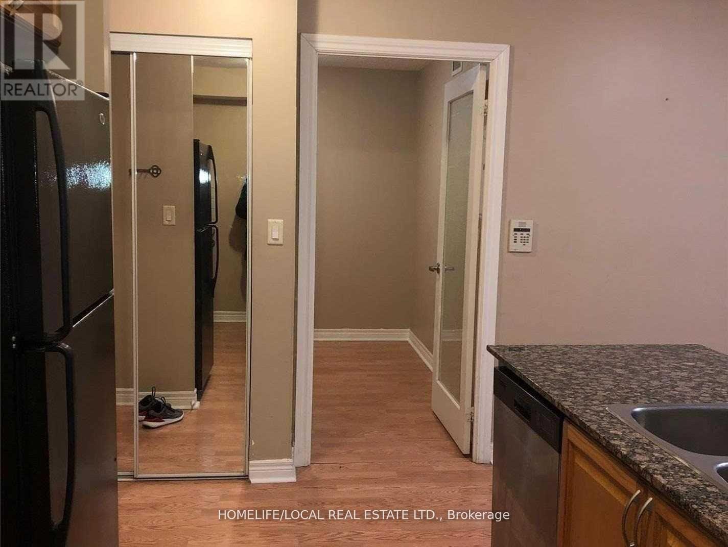 Photo 12 of 3403 310 Burnhamthorpe Road W, Mississauga ON