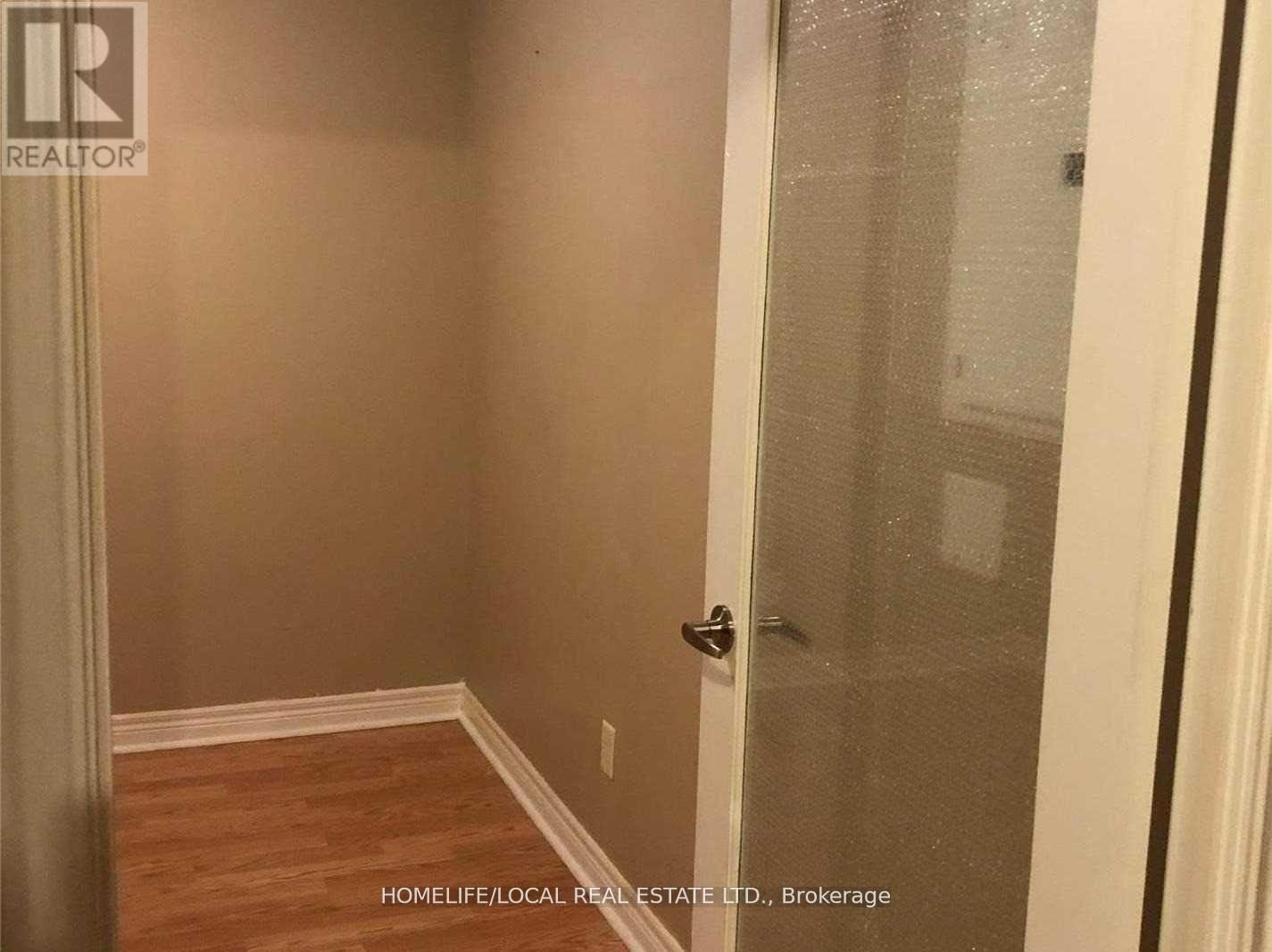 Photo 3 of 3403 310 Burnhamthorpe Road W, Mississauga ON
