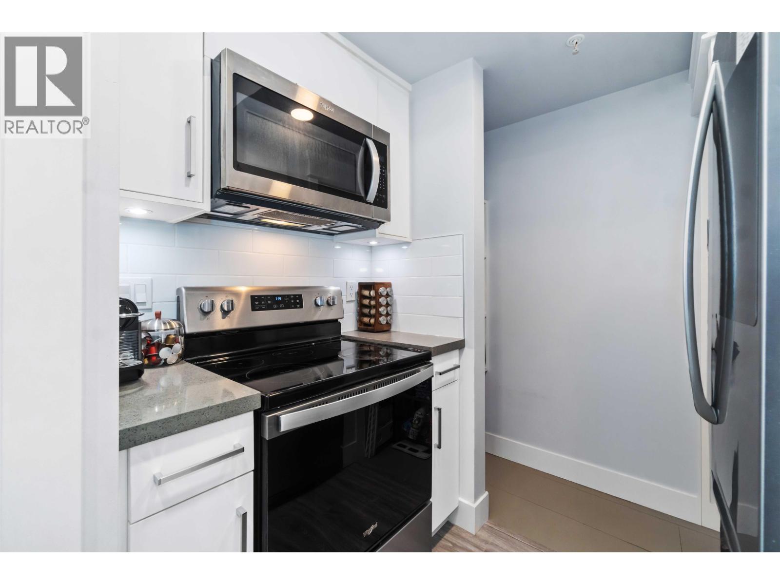 Photo 12 of 104 2229 Atkins Avenue, Port Coquitlam BC