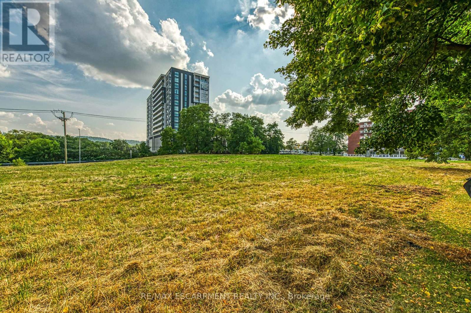 Photo 27 of 18 Riverdale Drive, Hamilton ON