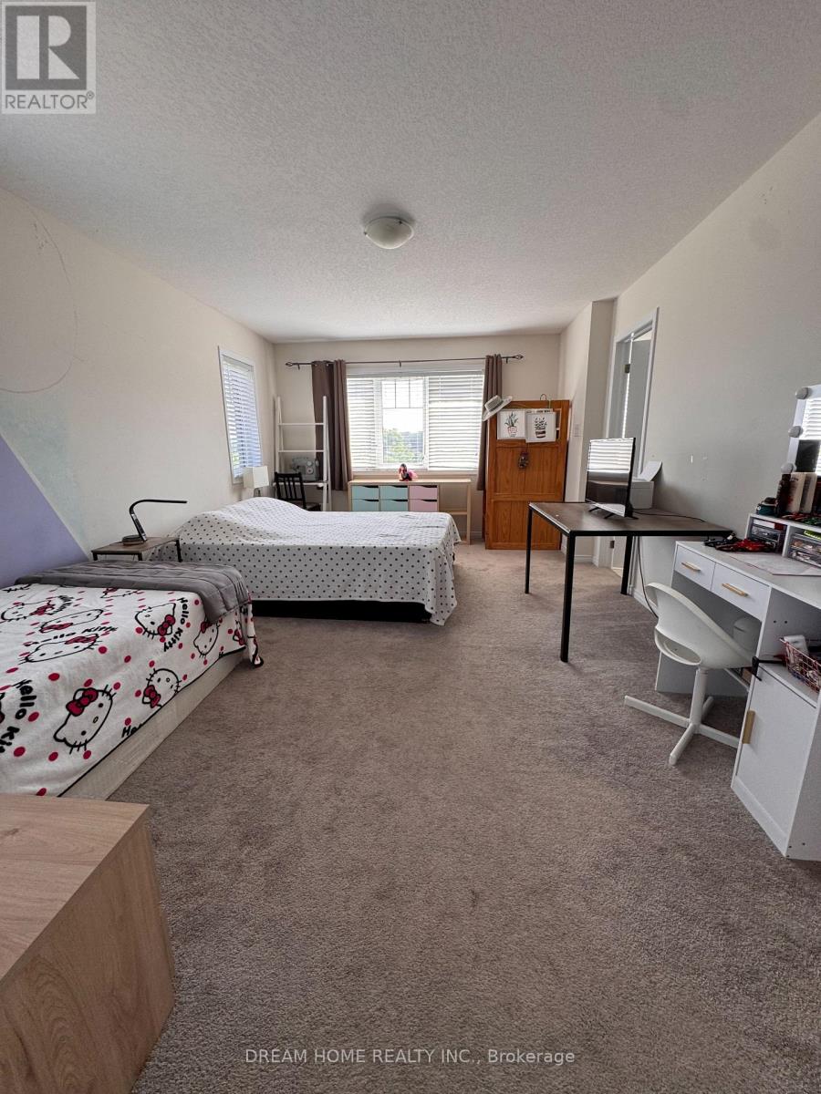 Photo 16 of 11 Allcroft Court, Hamilton ON