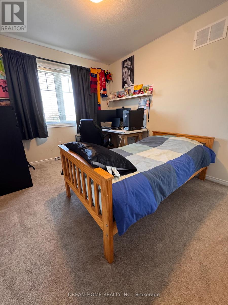 Photo 24 of 11 Allcroft Court, Hamilton ON