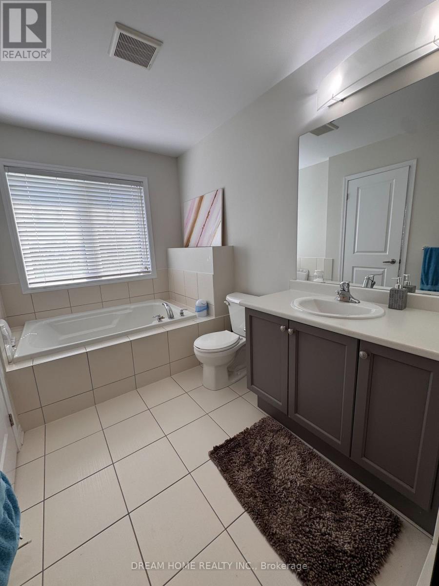 Photo 29 of 11 Allcroft Court, Hamilton ON