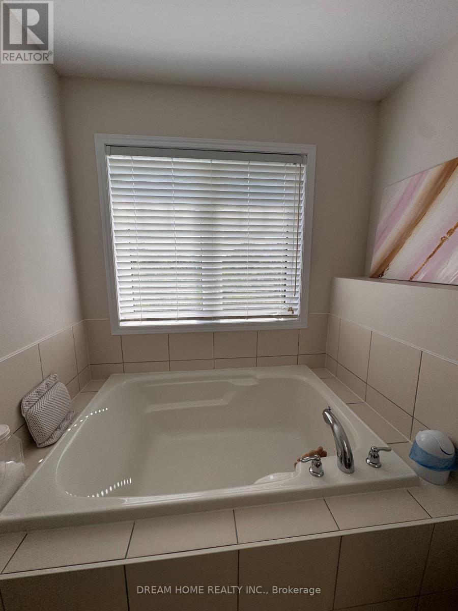 Photo 30 of 11 Allcroft Court, Hamilton ON