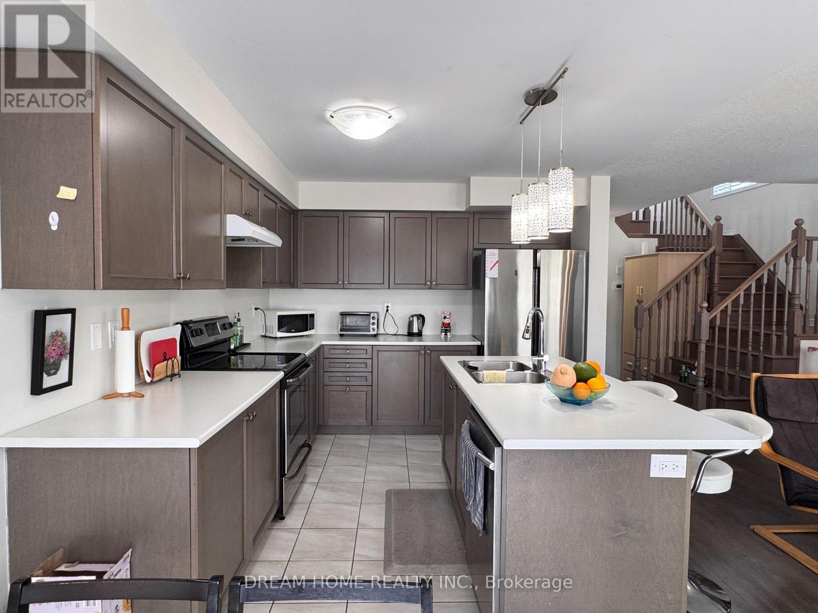 Photo 6 of 11 Allcroft Court, Hamilton ON