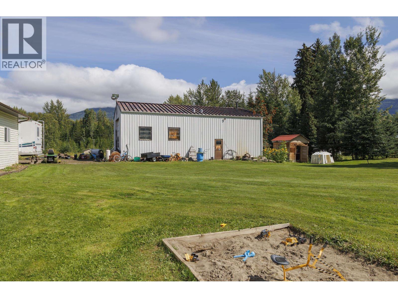 Photo 11 of 1200 Dorval Road, Mcbride BC
