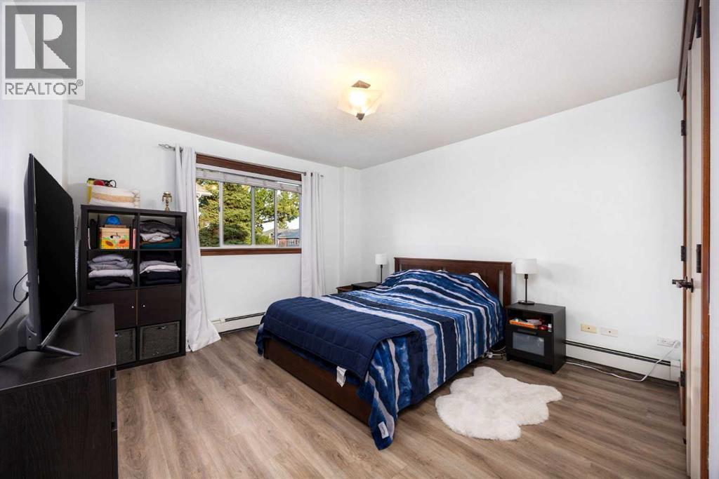 Single Family House for Sale in    Avenue SW Kingsland Calgary 