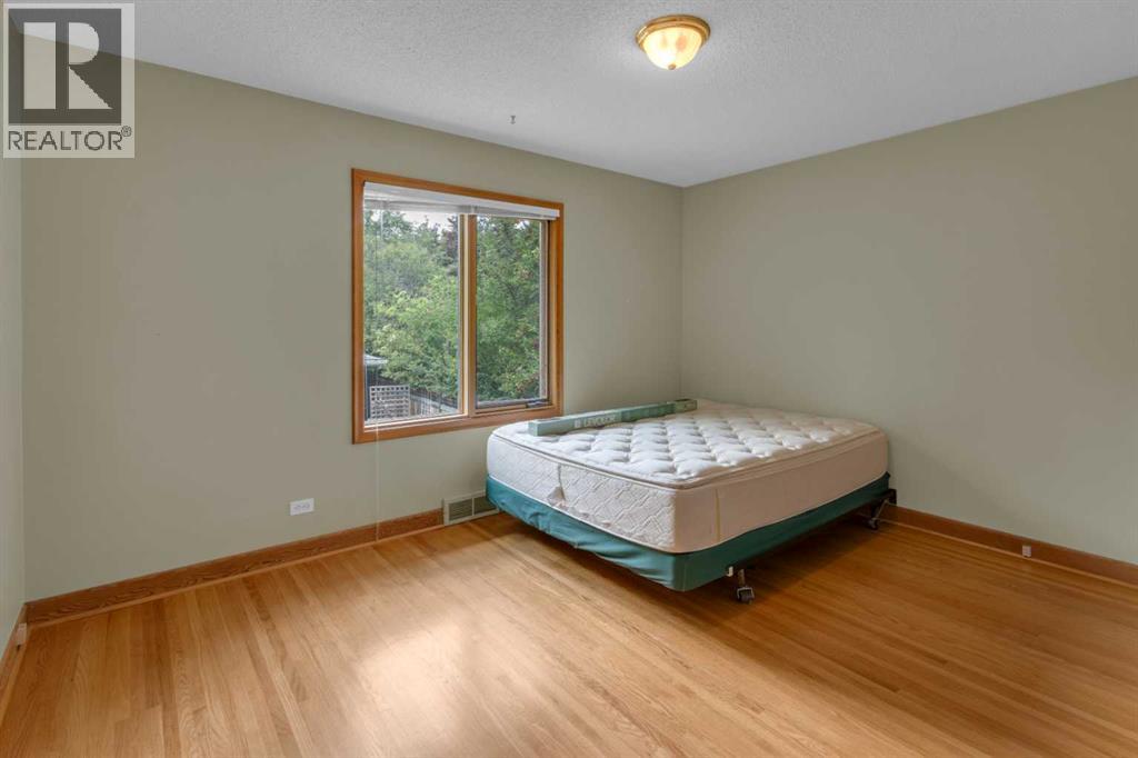 Single Family House for Sale in   Street NW Hounsfield Heights/Briar Hill Calgary 