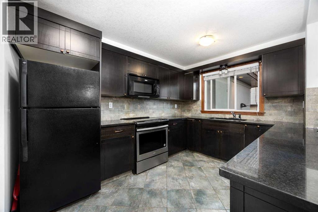 Single Family House for Sale in    Avenue SW Kingsland Calgary 