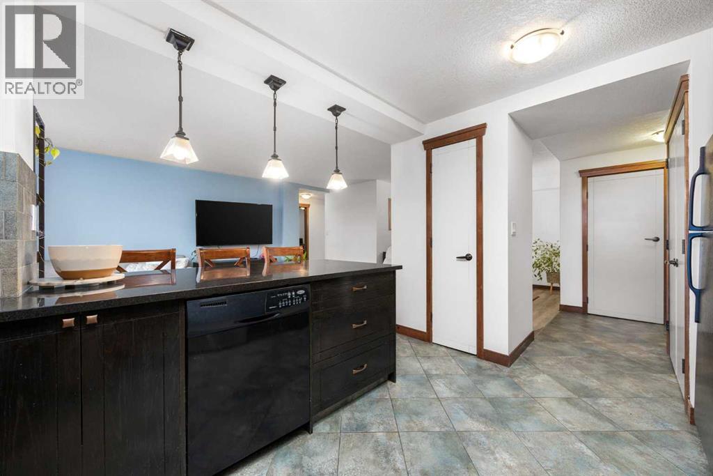 Single Family House for Sale in    Avenue SW Kingsland Calgary 
