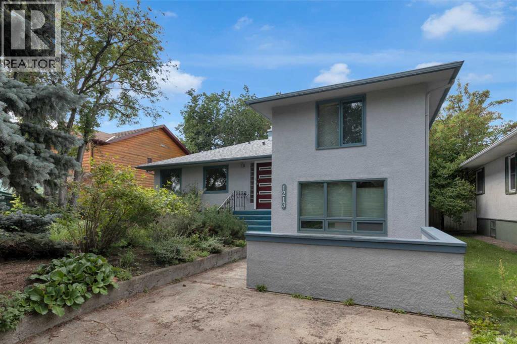 Single Family House for Sale in   Street NW Hounsfield Heights/Briar Hill Calgary 