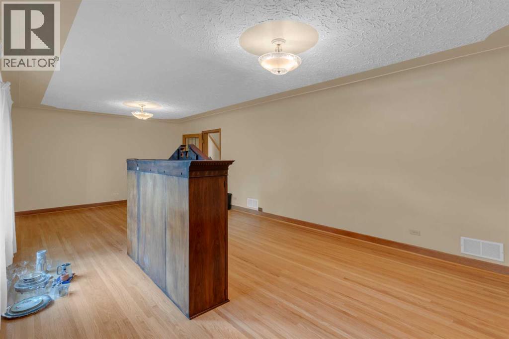 Single Family House for Sale in   Street NW Hounsfield Heights/Briar Hill Calgary 