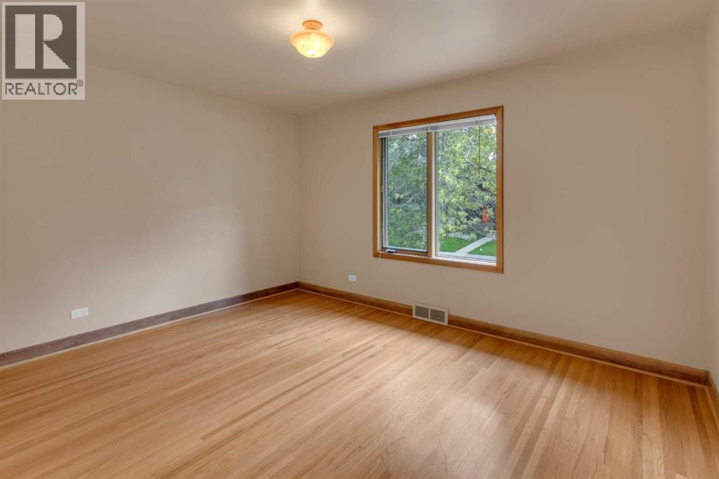 Single Family House for Sale in   Street NW Hounsfield Heights/Briar Hill Calgary 