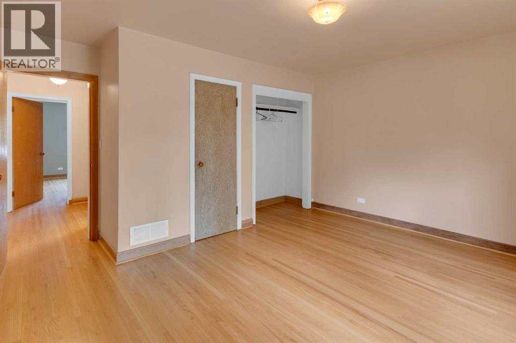 Single Family House for Sale in   Street NW Hounsfield Heights/Briar Hill Calgary 