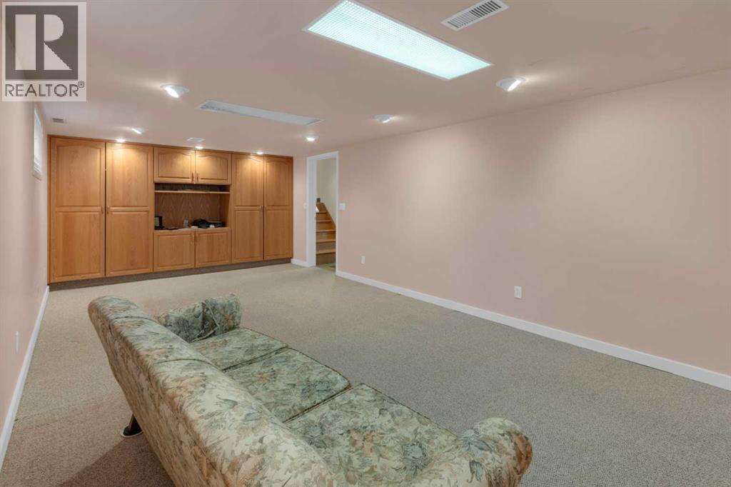 Single Family House for Sale in   Street NW Hounsfield Heights/Briar Hill Calgary 