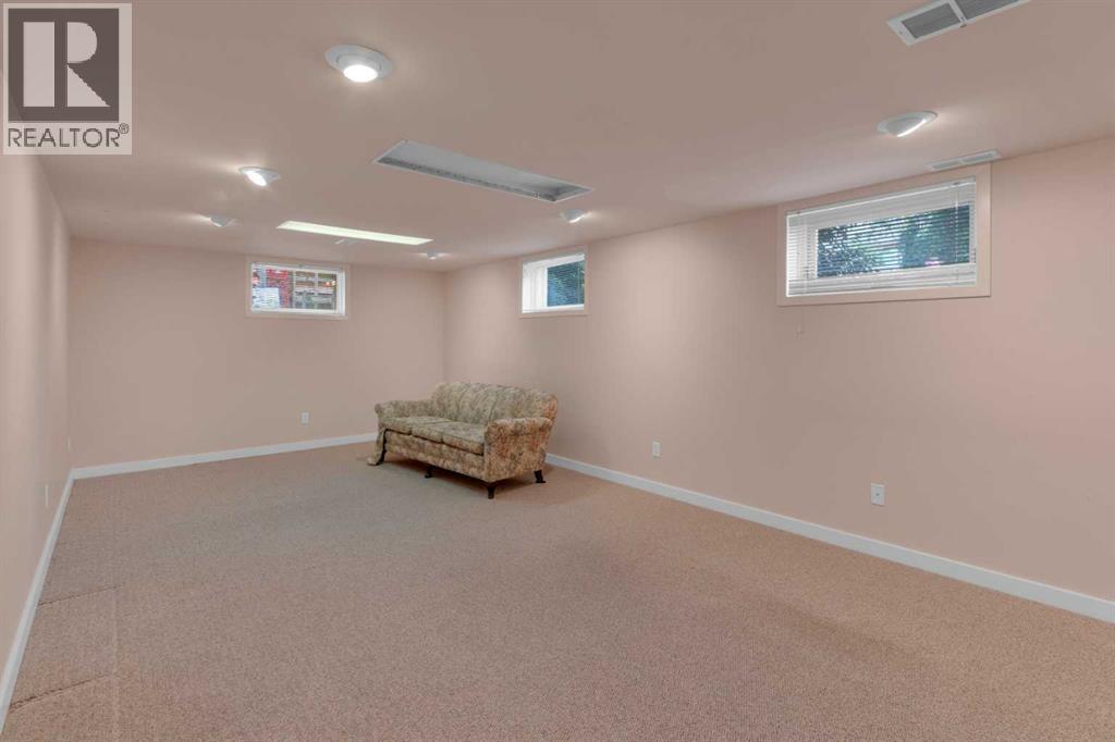 Single Family House for Sale in   Street NW Hounsfield Heights/Briar Hill Calgary 