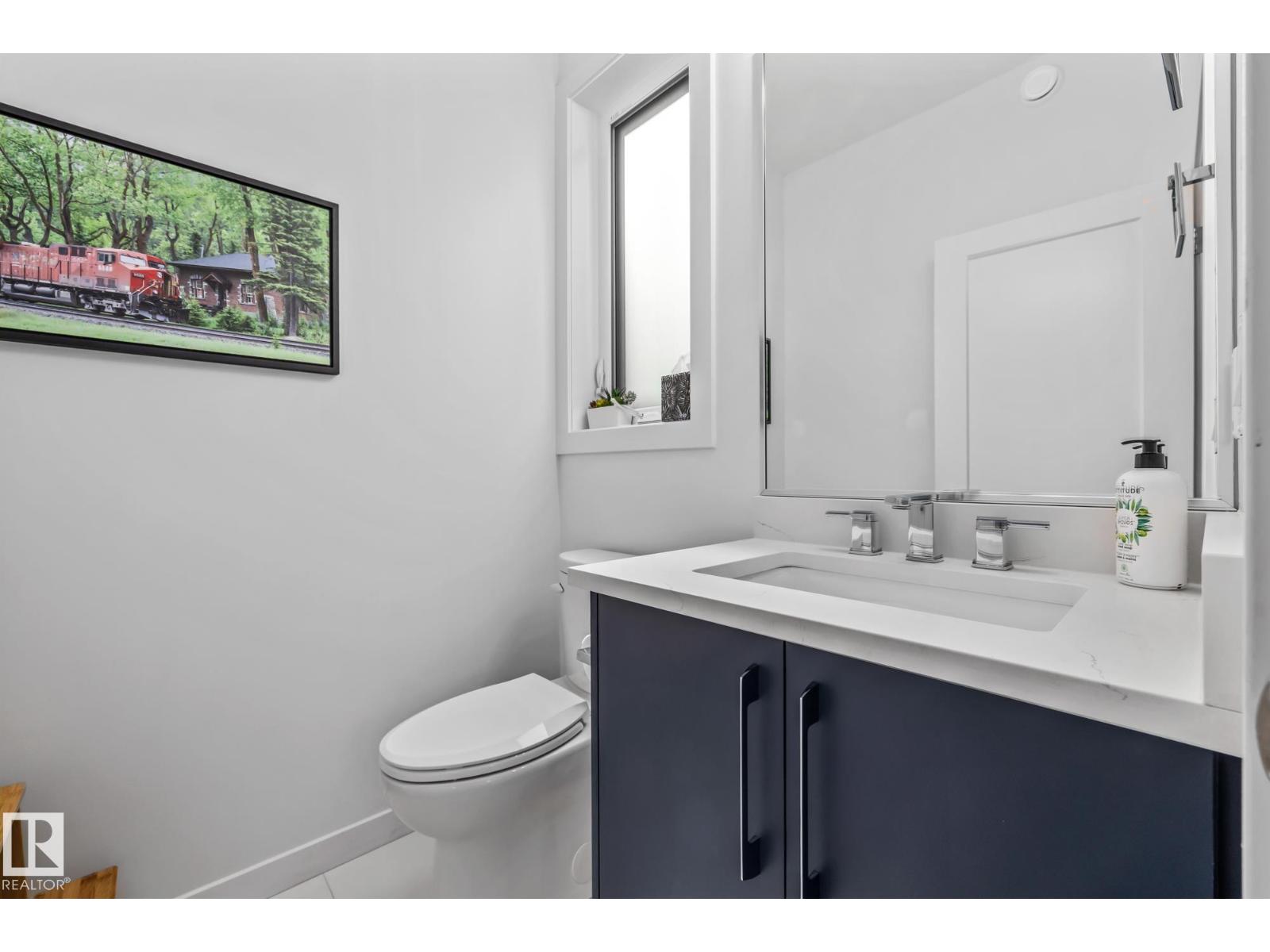 Photo 17 of 10312 78 St Nw, Edmonton AB